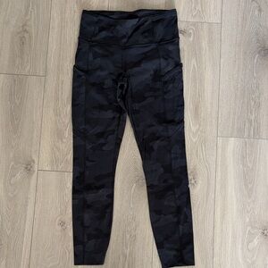 Lululemon Fast and Free High-Rise Tight 25”, size 6